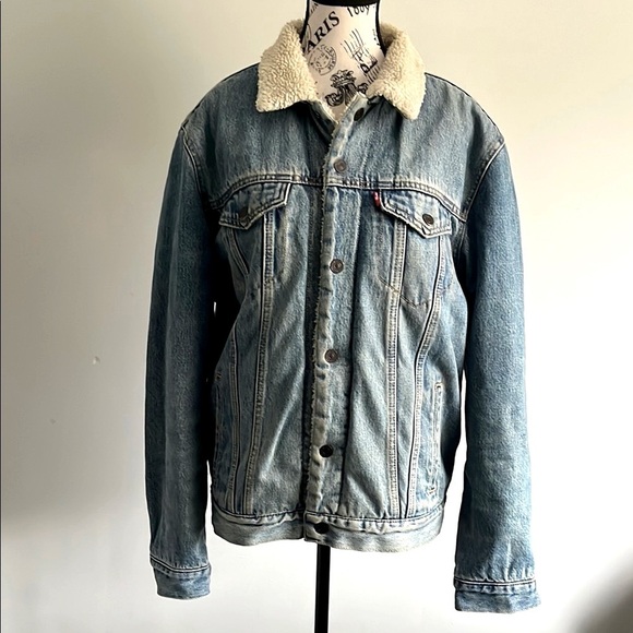 Levi’s Sherpa Trucker Jacket – Naturally Distressed - Picture 1 of 10
